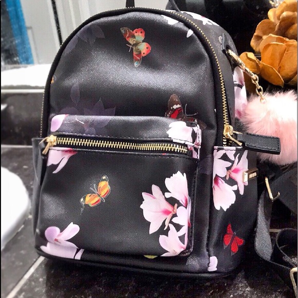 dream control Handbags - 🛍🎒NWOT Dream Control Floral Small Backpack